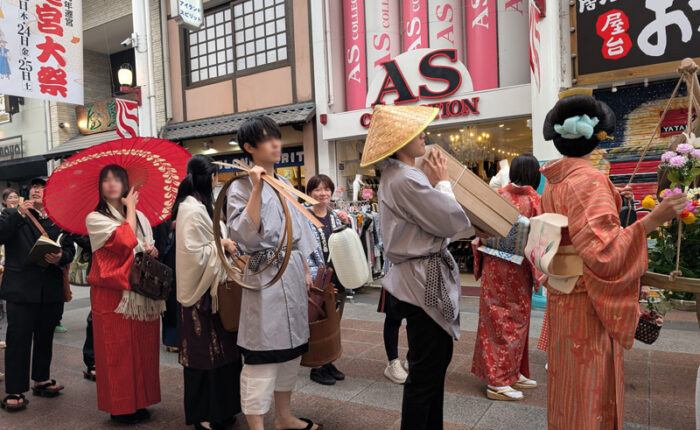 博多町家ふるさと館30周年記念パレードに参加しました。