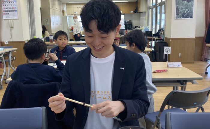 こども食堂のお手伝いを行いました。